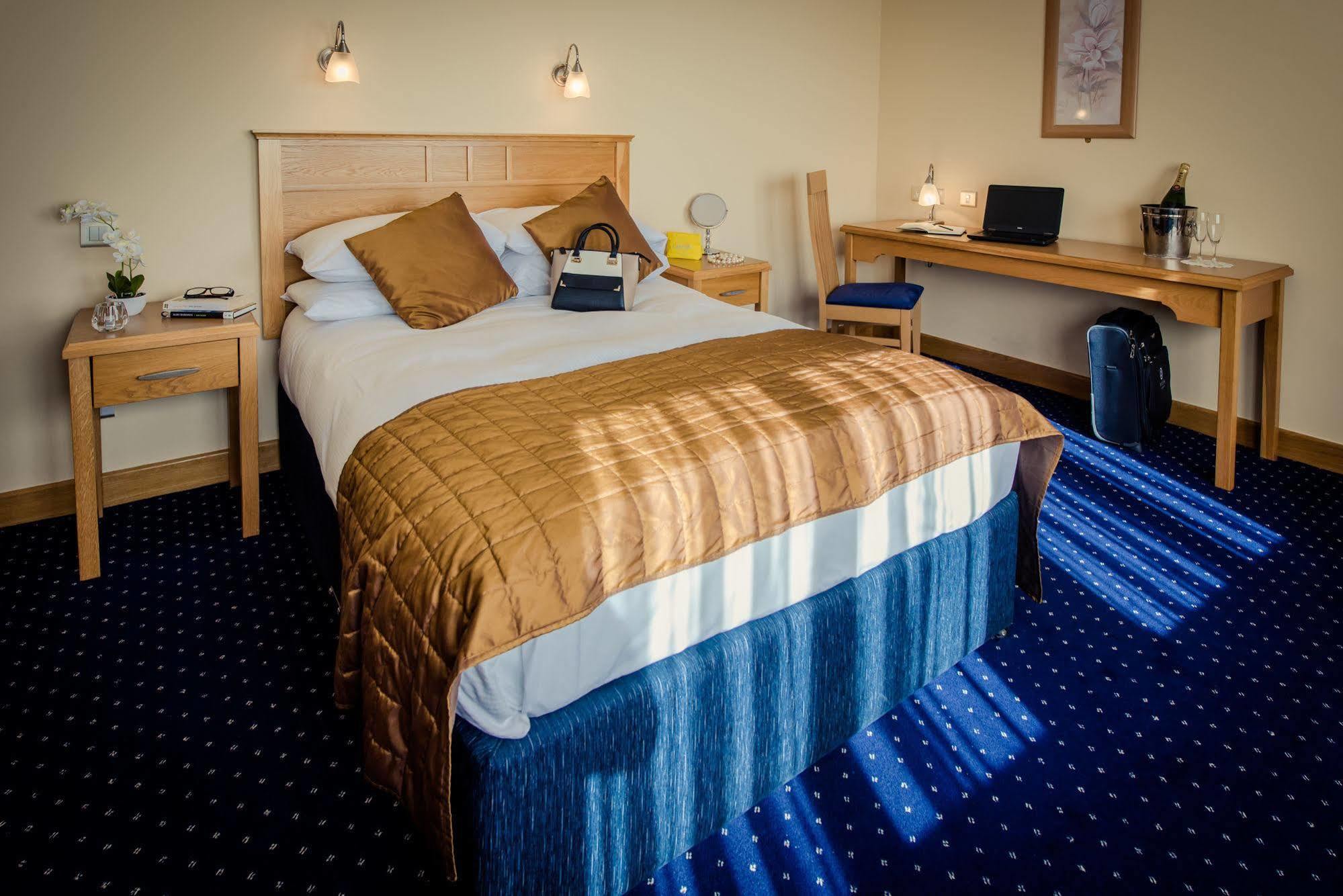 Rochestown Lodge Hotel Dun Laoghaire Ngoại thất bức ảnh